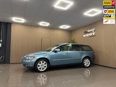 Volvo V50 - 2.4 Edition II * Automaat / Trekhaak / Cruise control / LM Velgen / NL Auto