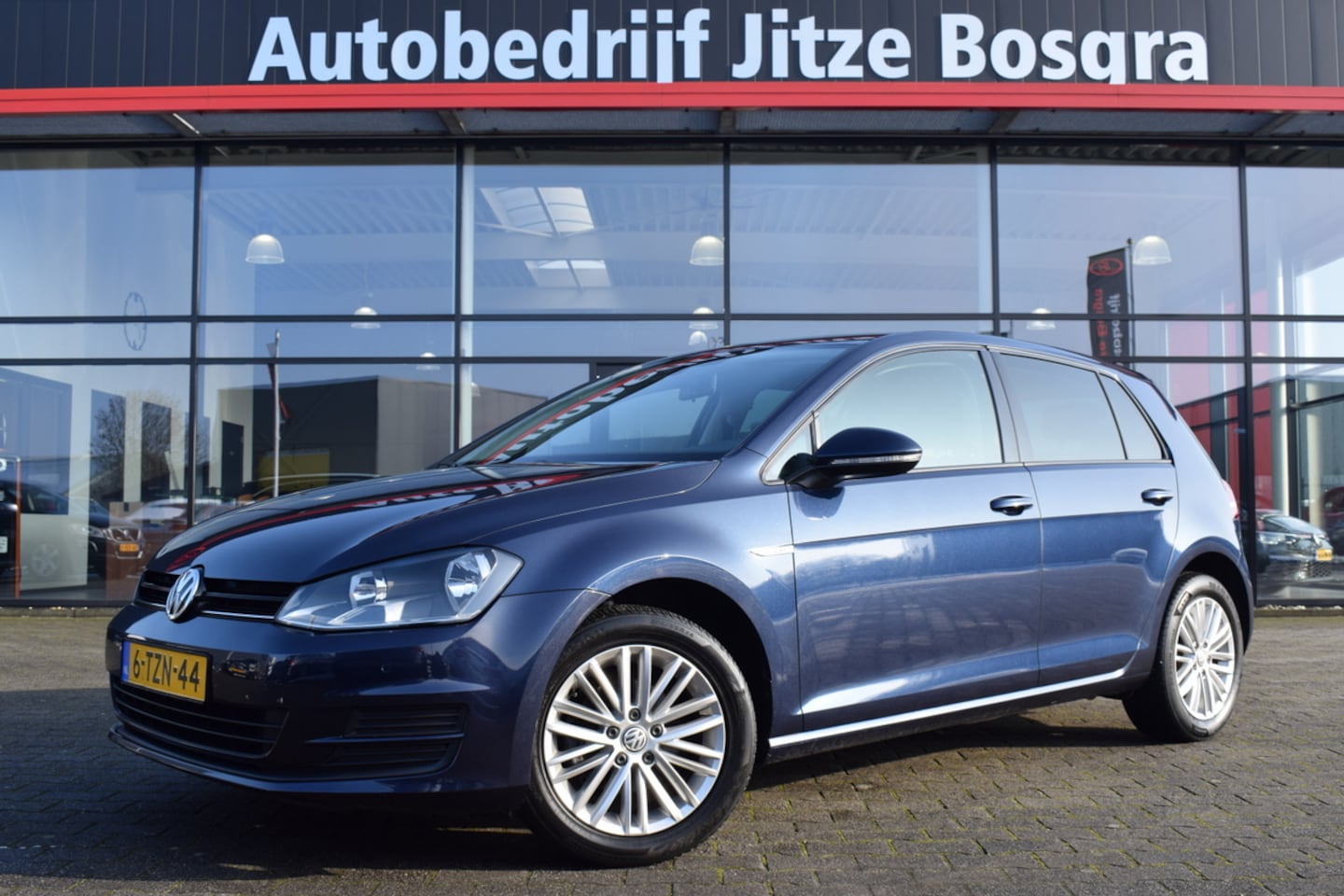 Volkswagen Golf - 1.2 TSi CUP Edition ECC | Full Map Navi | Telefonie | Trekhaak | 16 Inch LMV | Isofix - AutoWereld.nl