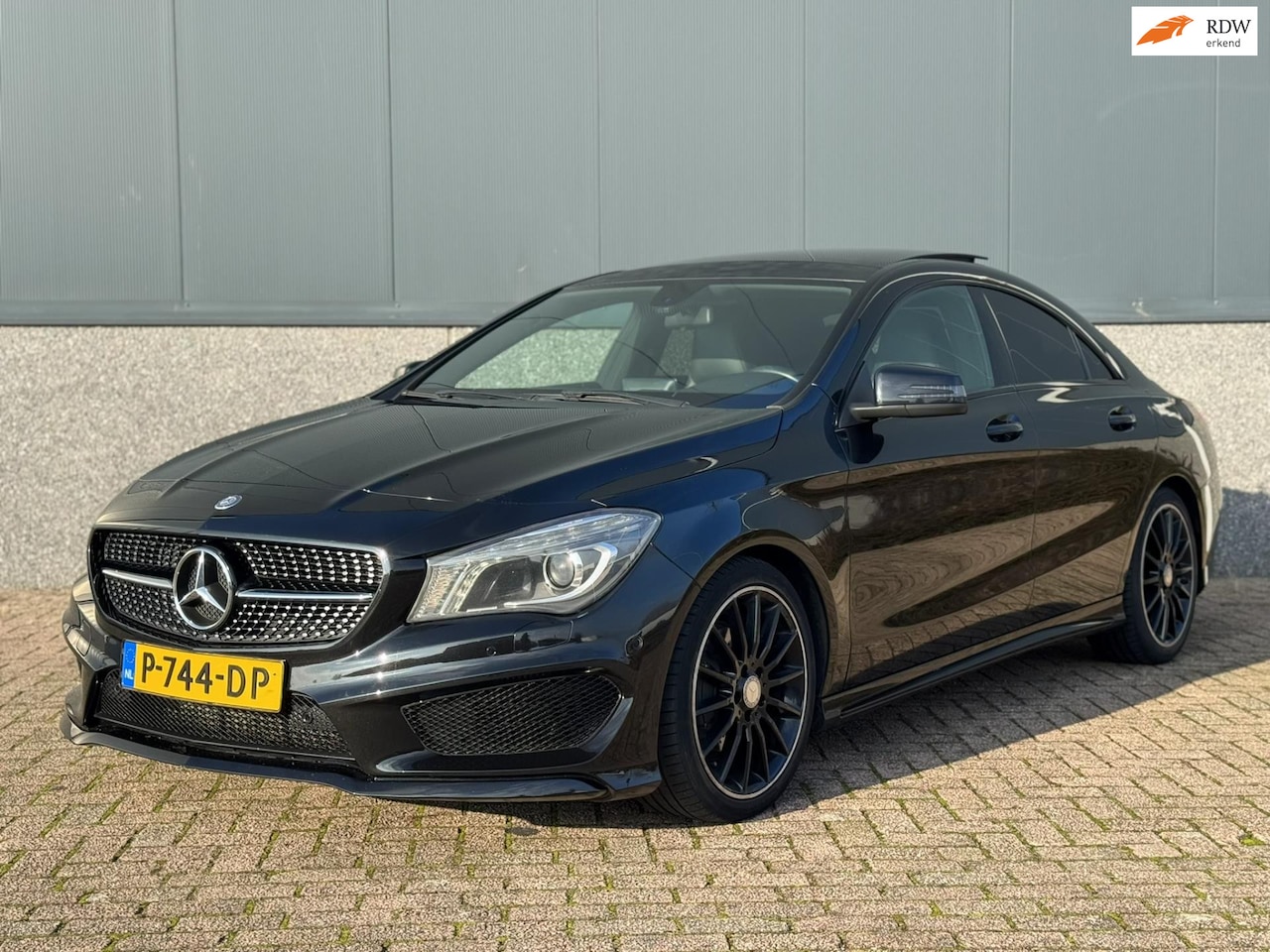 Mercedes-Benz CLA-Klasse - 180 Edition 1 Pano/Leder/AMG LINE - AutoWereld.nl