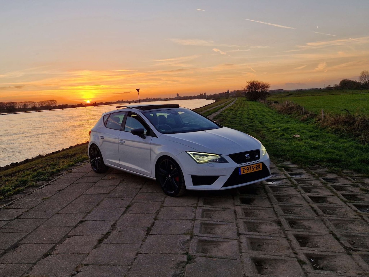 SEAT Leon - 2.0 TSI Cupra 280 - AutoWereld.nl