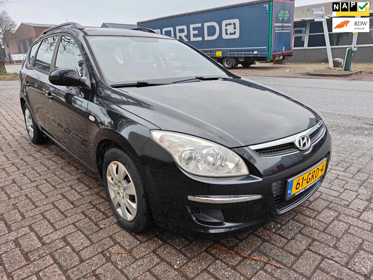 Hyundai i30 CW - 1.6i Active Cool 1.6i Active Cool - AutoWereld.nl