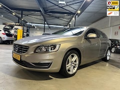 Volvo V60 - 2.4 D6 Twin Engine R-Design/Trekhaak/Dealer onderhouden/Apk nw