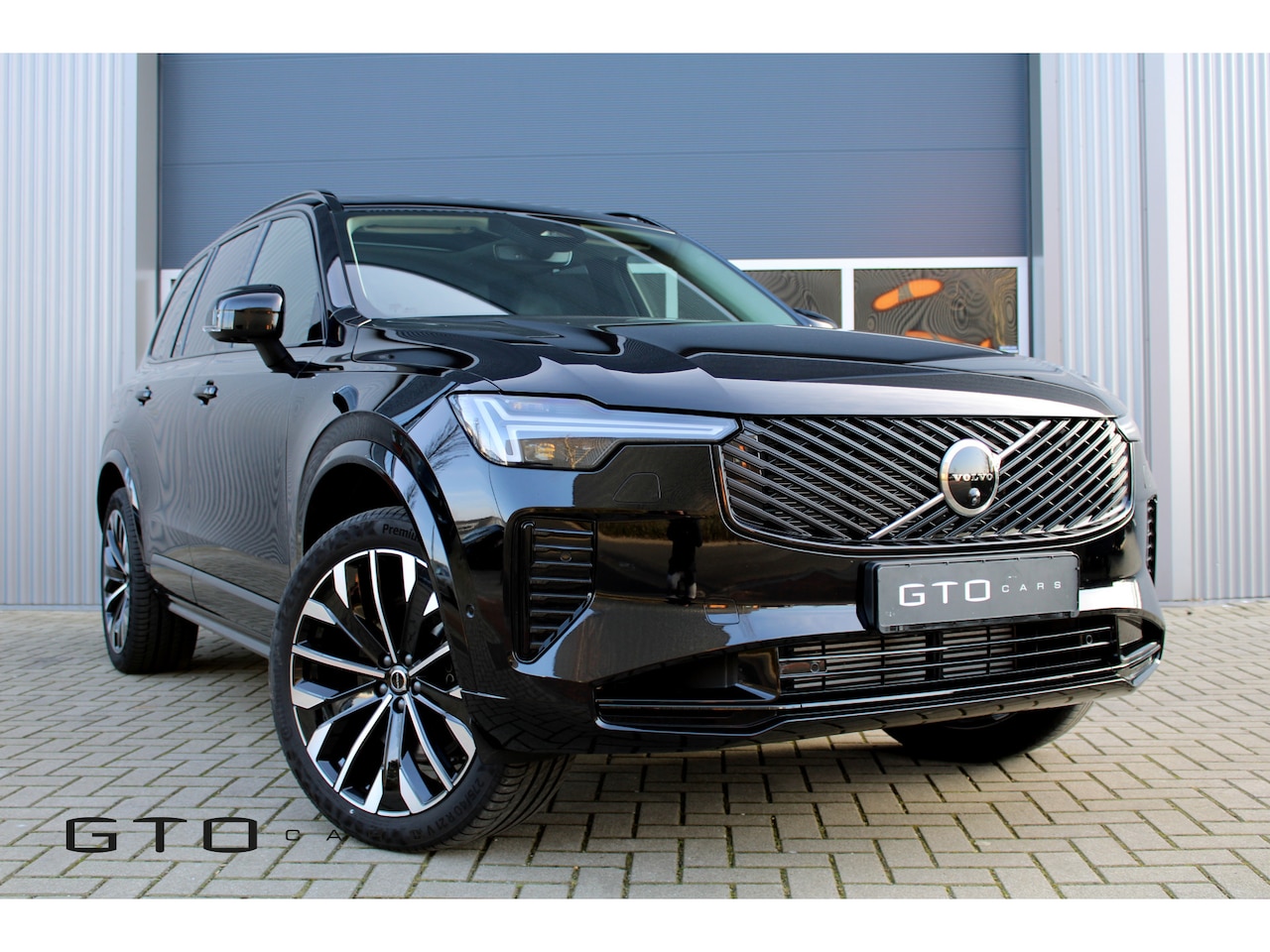 Volvo XC90 - 2.0 T8 Plug-in hybrid AWD Ultra Dark 7-Zits/HUD/Trekhaak/B&W Sound/Surround/BTW - AutoWereld.nl