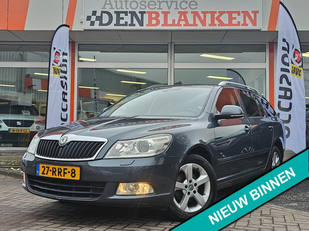 Skoda Octavia Combi - 1.2 TSI Elegance Bns Line Automaat BJ.11-2011 / Navigatie / Leder / Xenon / Cruise / ECC / - AutoWereld.nl