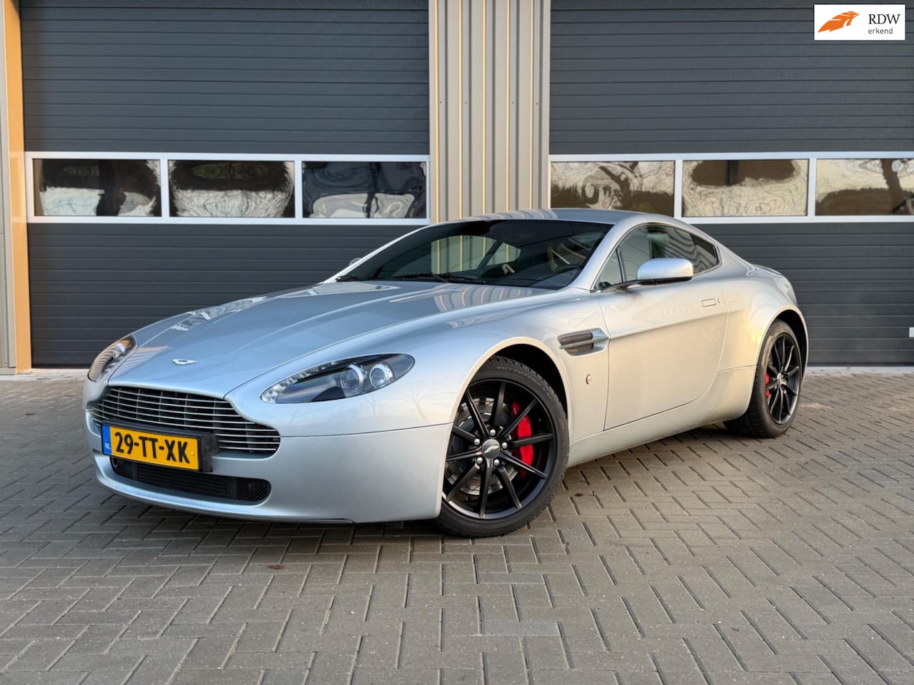 Aston Martin V8 Vantage - 4.3 V8 | origineel Nederlands | handgeschakeld - AutoWereld.nl