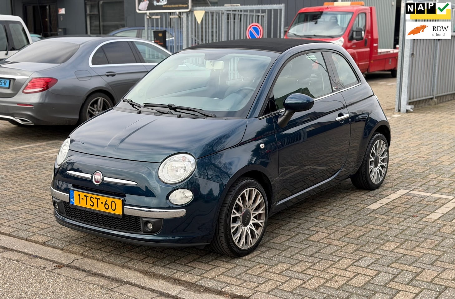 Fiat 500 C - 0.9 TwinAir Turbo Lounge | Cabrio | Parkeersensoren | Onderhoudsboekje | Nwe APK | N.A.P | - AutoWereld.nl