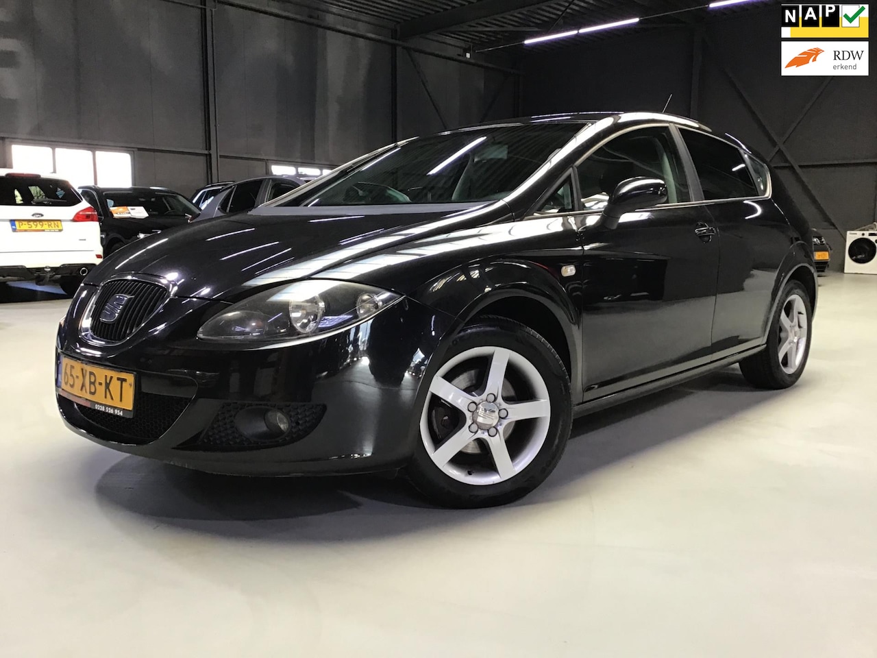 SEAT Leon - 1.6 Sportstyle I New Koppeling + Beurt + Apk I Trekhaak I Cruise I Airco I Parrot I 16inch - AutoWereld.nl