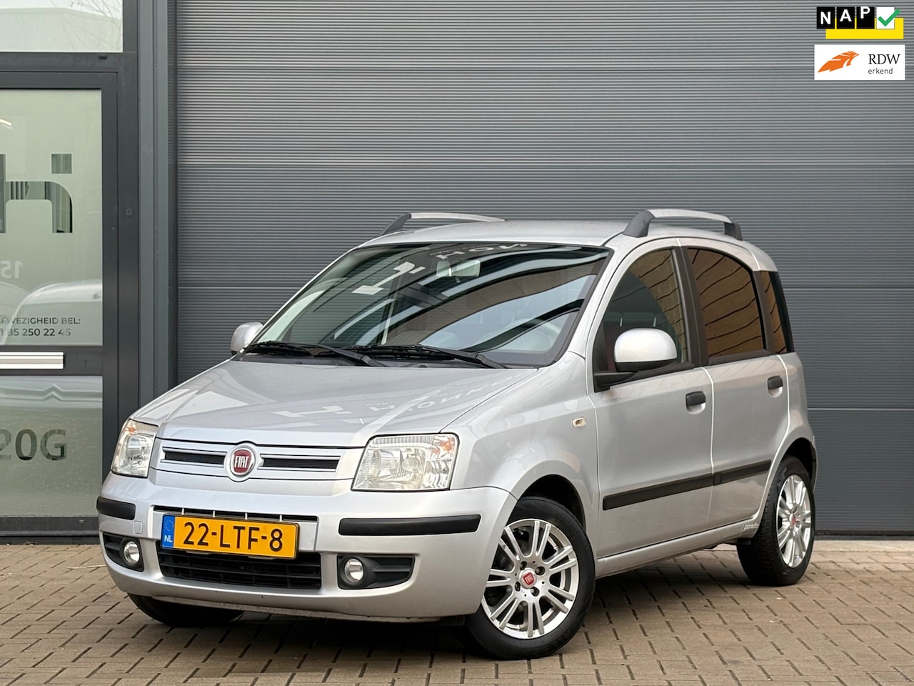 Fiat Panda - 1.2 Emotion - FULL options - NWE APK Bluetooth - Parkeersensoren - Net onderhouden - AutoWereld.nl