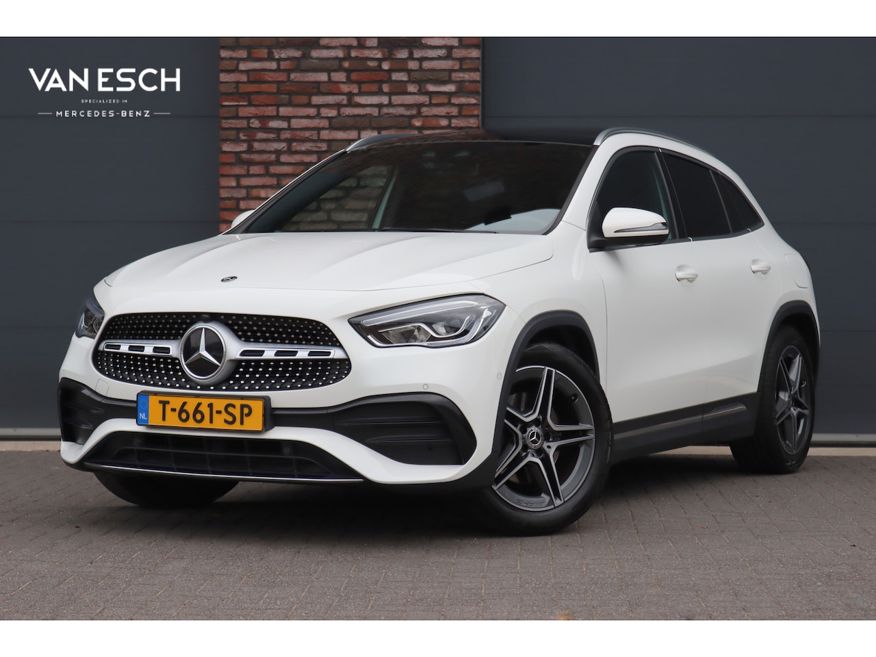 Mercedes-Benz GLA-Klasse - 200 Business Solution AMG Line | Panoramadak | Augmented Reality | Widescreen | Stoelverwa - AutoWereld.nl