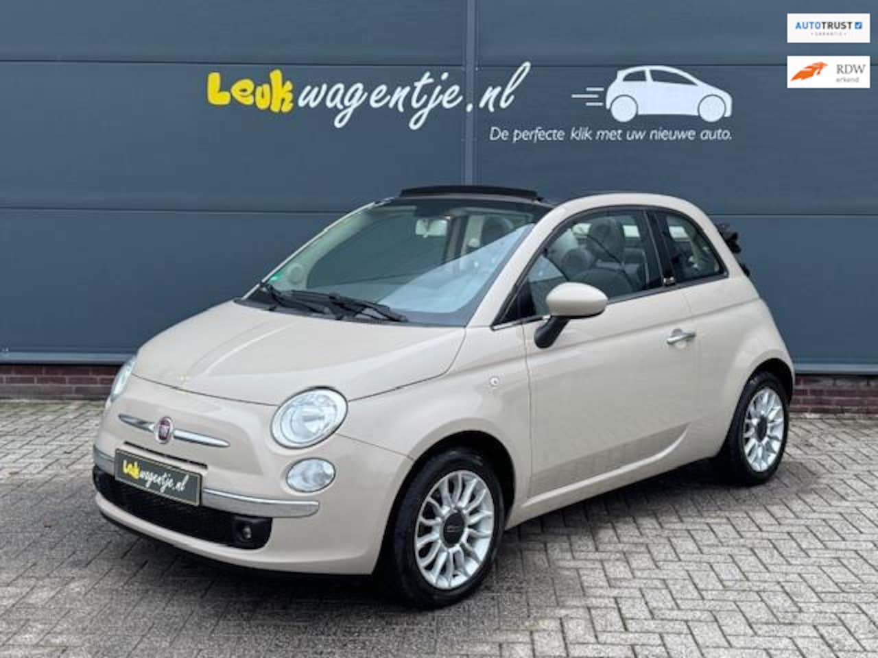 Fiat 500 C - 1.2 Lounge Cabrio *cappuccino *p-sensor *airco - AutoWereld.nl