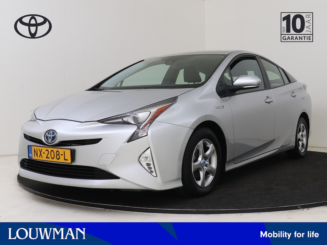 Toyota Prius - 1.8 Dynamic | Dealeronderhouden | Achteruitrijcamera | Zomer&winterset - AutoWereld.nl