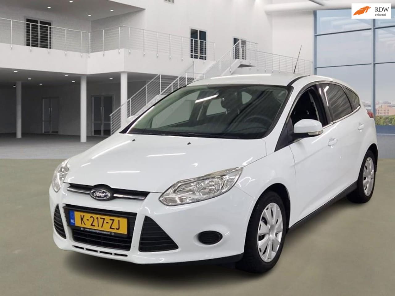 Ford Focus - 1.6 TI-VCT Ambiente/AIRCO/ELEC.PAkket/BOEKJES - AutoWereld.nl
