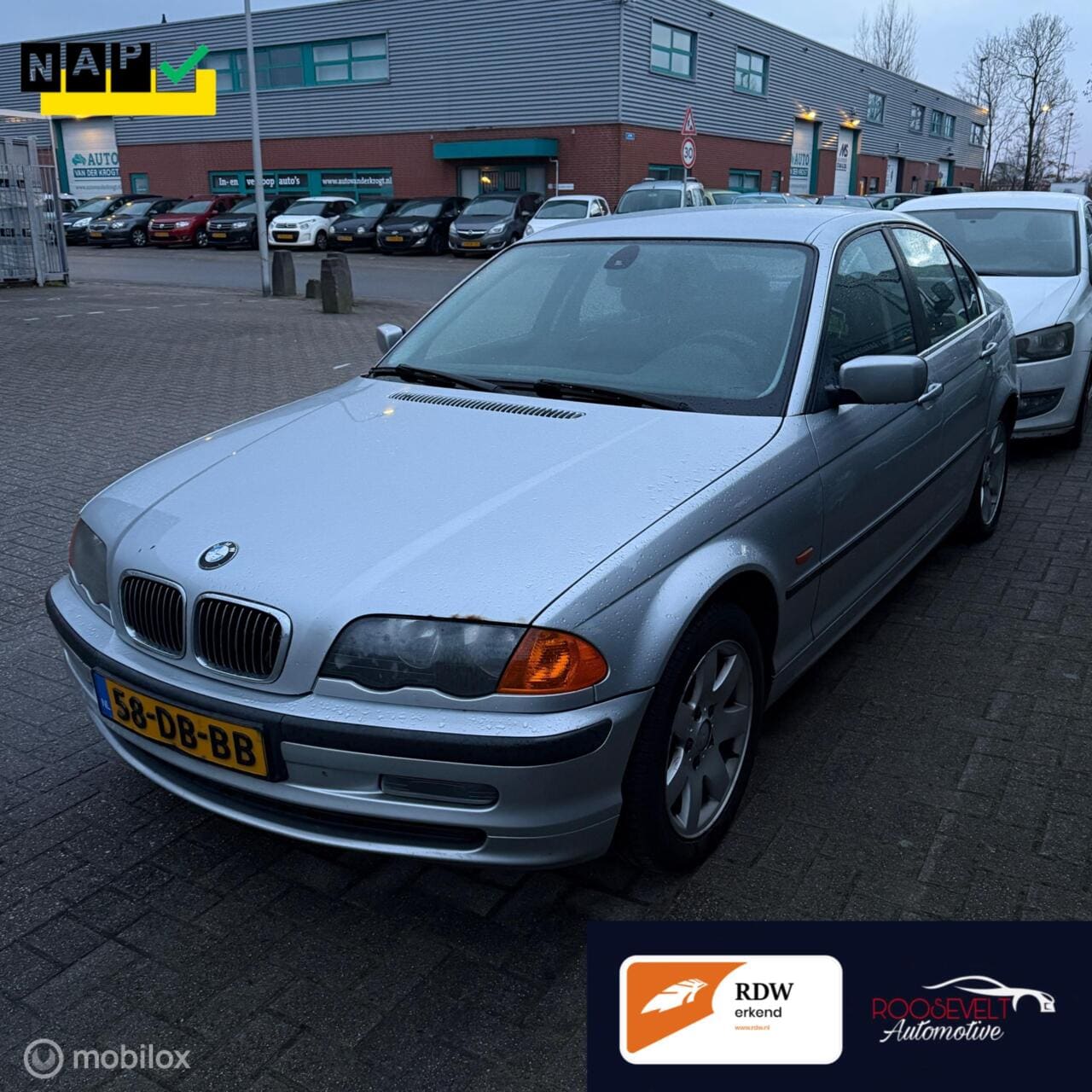 BMW 3-serie - 320i Executive / 6 CILINDER / HANDEL - EXPORT - AutoWereld.nl