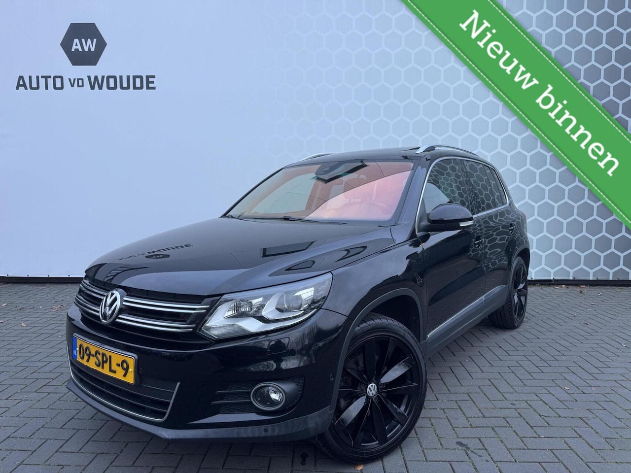 Volkswagen Tiguan - 1.4 TSI Sport&Style Panoramadak Leer Xenon - AutoWereld.nl