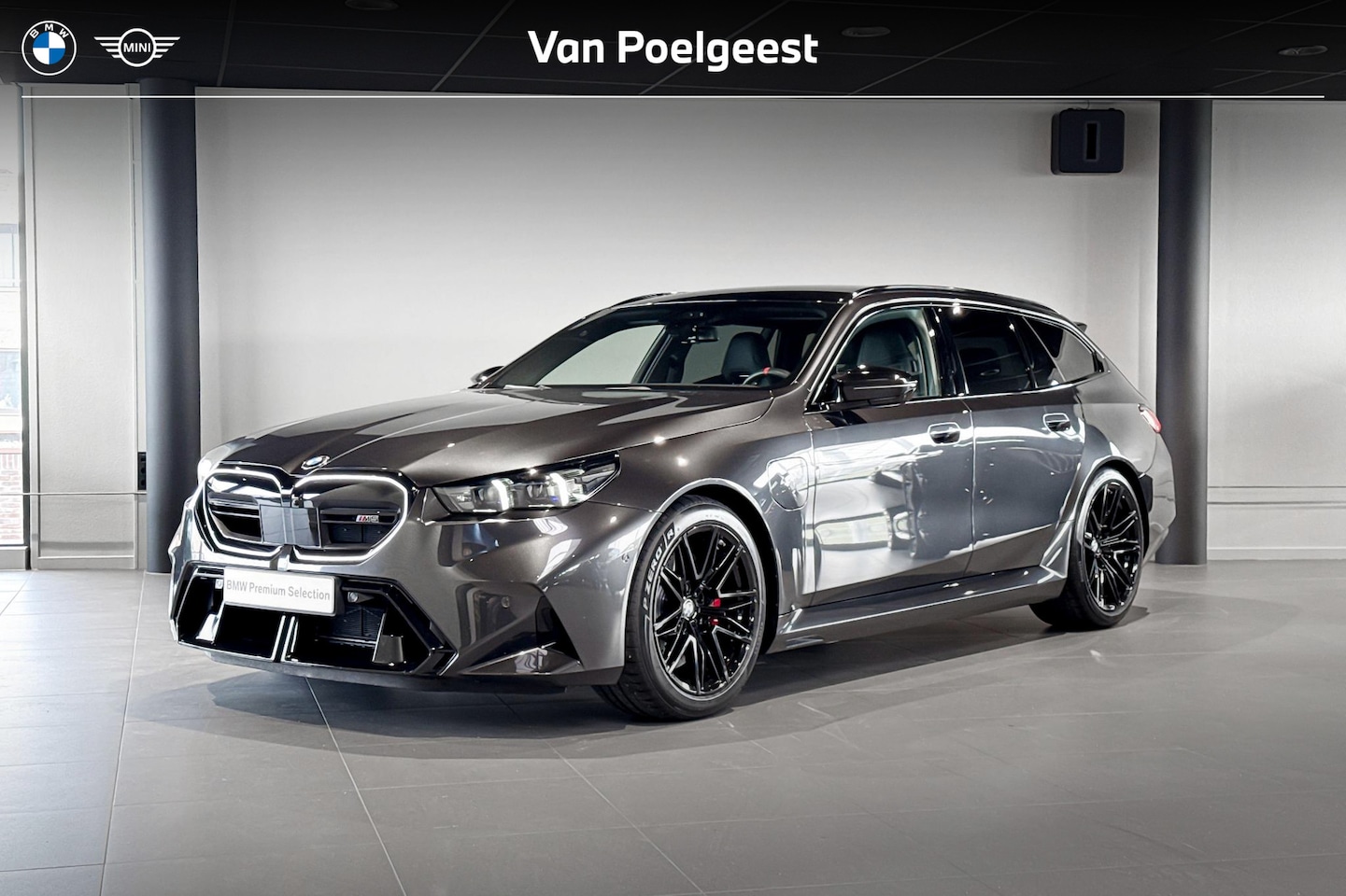 BMW 5-serie Touring - M5 | M Drive Professional | Bowers & Wilkins | Iconic Glow | Comfort Access | Trekhaak | - AutoWereld.nl