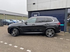 BMW X5 - xDrive50e M-Sport PANORAMADAK HARMAN KARDON 360 CAMERA 22 INCH VELGEN LUCHTVERING