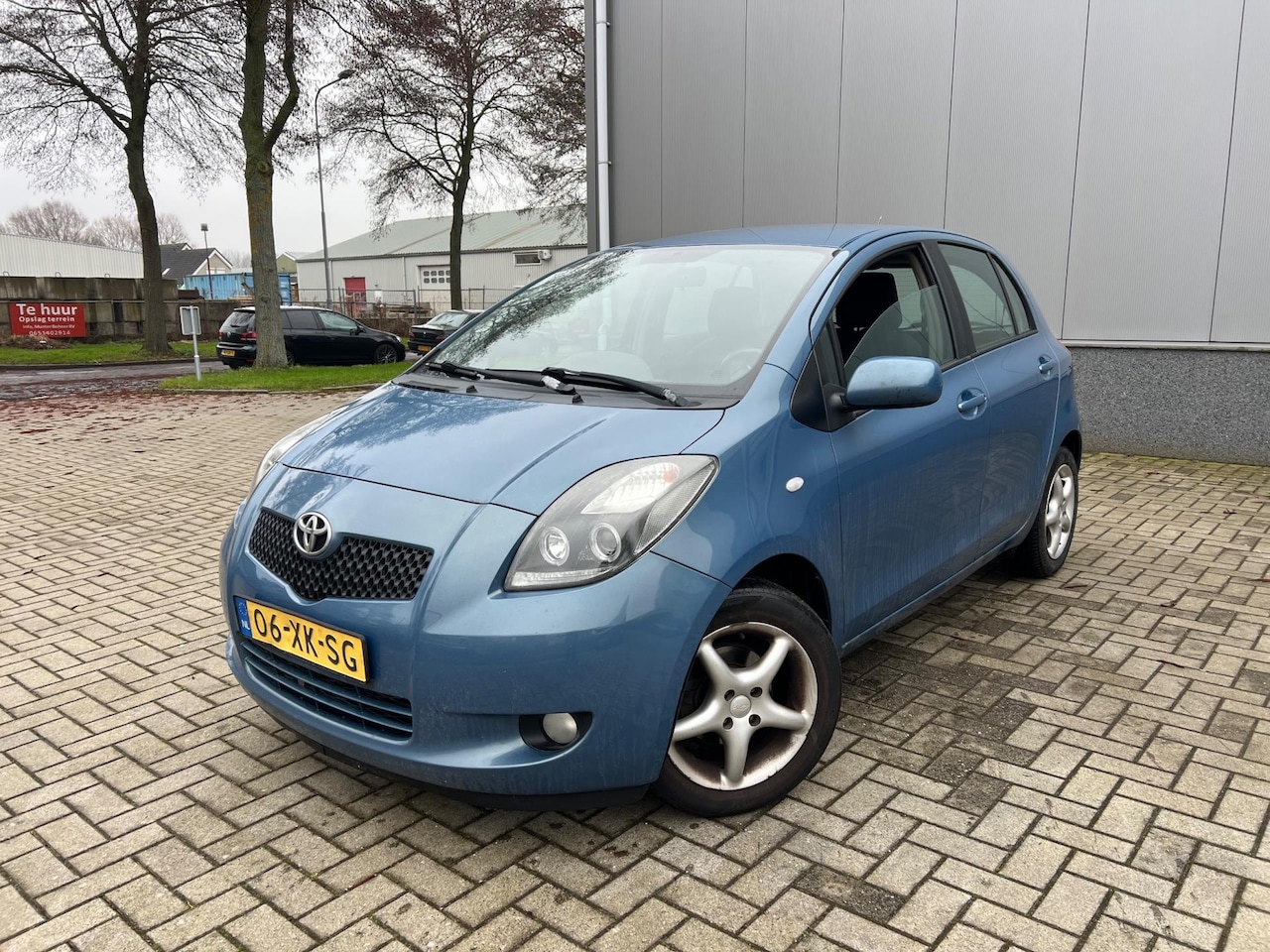 Toyota Yaris - 1.3VVTi Sol Automaat Vol Jaar Apk - AutoWereld.nl