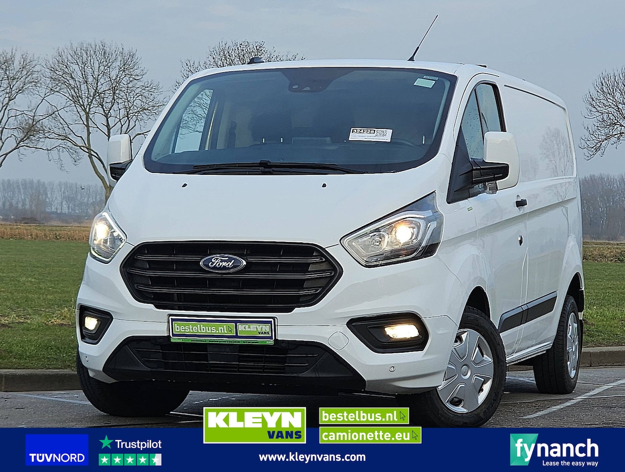 Ford Transit Custom - 2.0 L1H1 Navi Euro6 130P - AutoWereld.nl