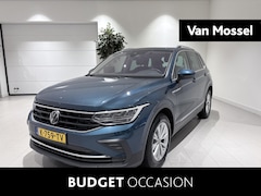 Volkswagen Tiguan - 1.5 TSI Life Business 150 PK | Apple Carplay | Achteruitrijcamera | Panoramadak | Trekhaak