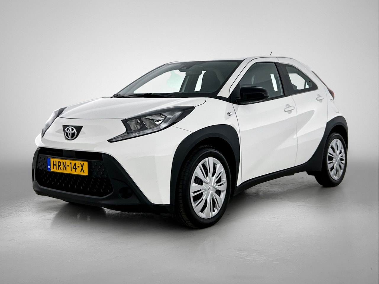 Toyota Aygo X - 1.0 VVT-i MT Play | Cruise Control | Airco | Apple Carplay & Android Auto | - AutoWereld.nl