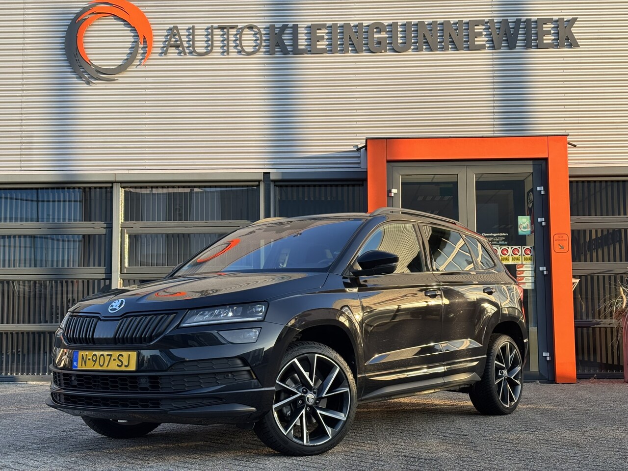 Skoda Karoq - 1.5 TSI ACT Sportline / Stoel & Stuurverwarming / Elektrische Achterklep / AndroidAuto/App - AutoWereld.nl