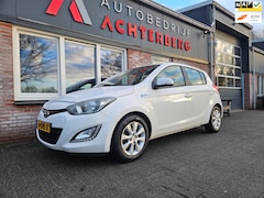 Hyundai i20 - 1.2i i-Deal Airco 5-Deurs Navigatie Lichtmetalen Velgen Leuke Auto
