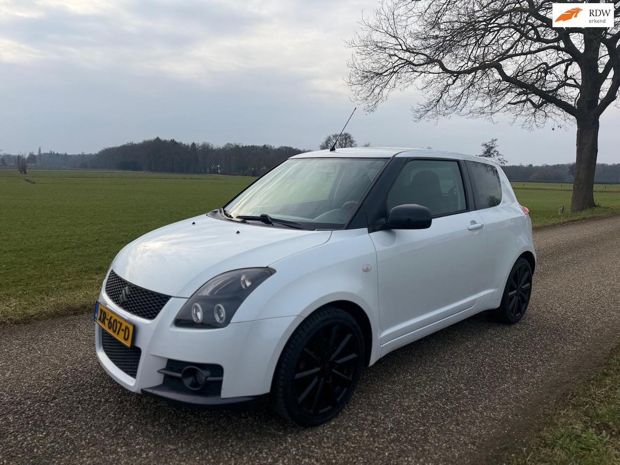 Suzuki Swift - 1.6 Sport AIRCO / LMV / NIEUWE APK - AutoWereld.nl
