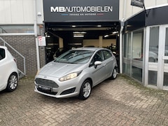 Ford Fiesta - 1.0 Style/5 Drs/ 1 jr.APK/Clima/NAP/Trekhaak/Vol opties