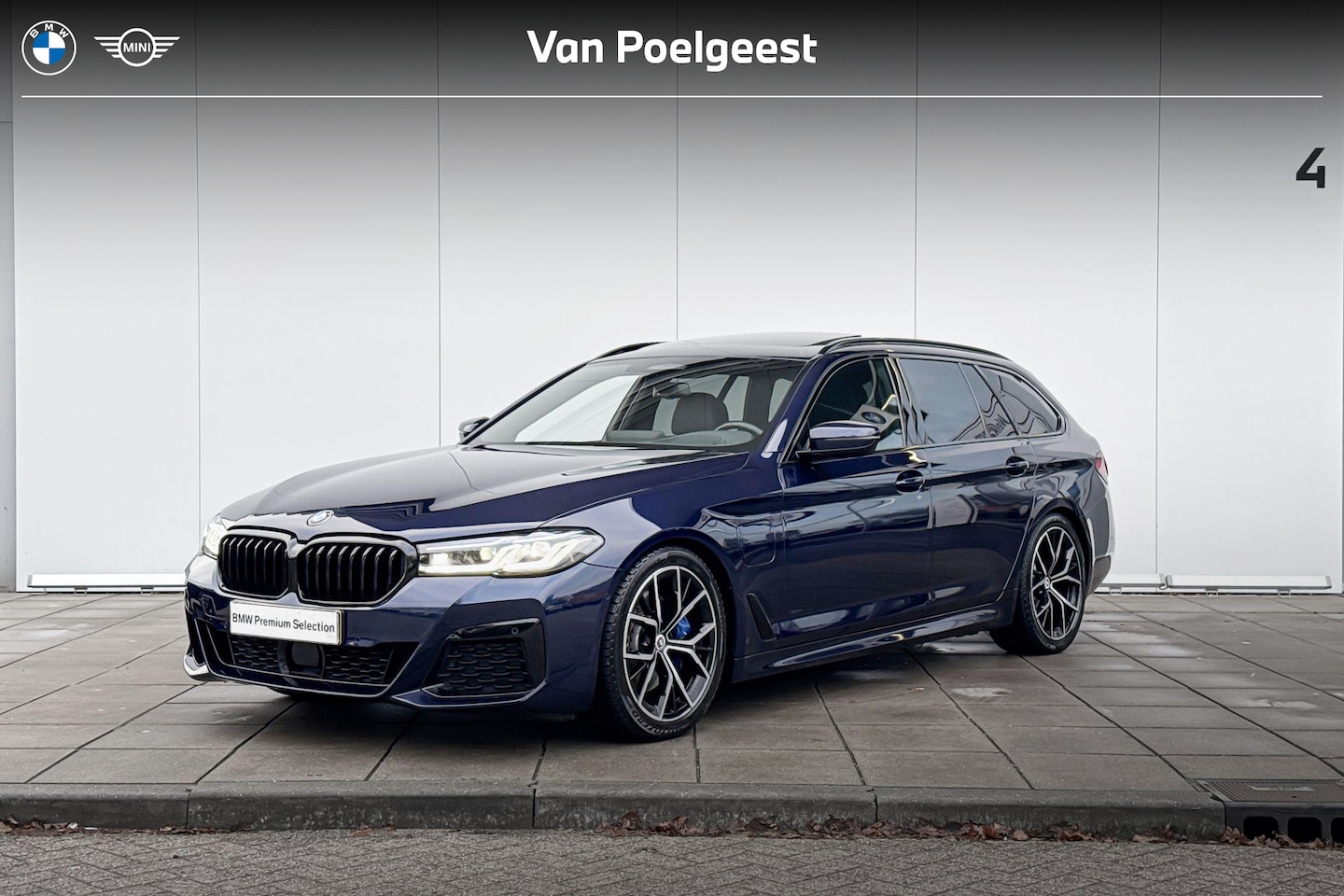 BMW 5-serie Touring - 530e High Executive M-Sport 19 Inch / Glazen Schuifdak / Stoelverwarming voor & Achter / S - AutoWereld.nl