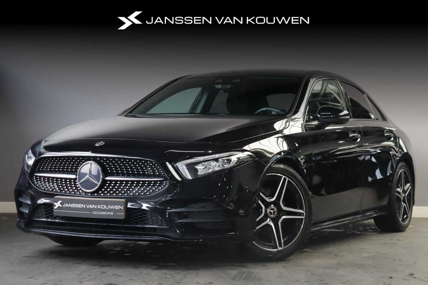Mercedes-Benz A-klasse - 200 Business Solution AMG Night-Pakket Stoelverwarming Sfeerverlichting Carplay Widescreen - AutoWereld.nl