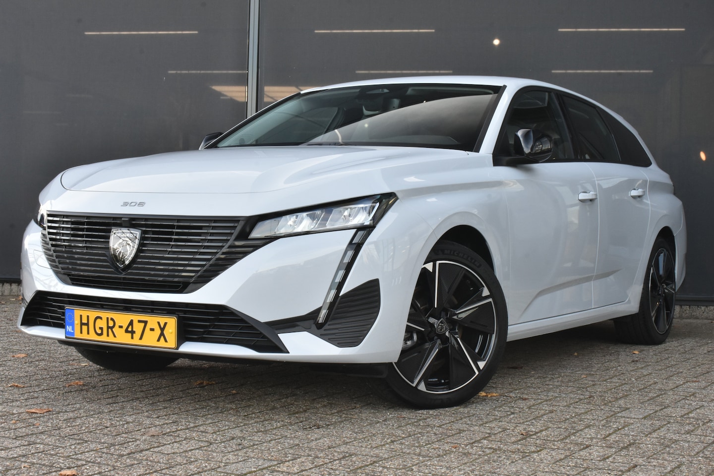 Peugeot e-308 SW - Style EV 54 kWh 156pk 3 Fase 97%SOH | Adaptive Cruise | Navigatie by App | Climate Control - AutoWereld.nl