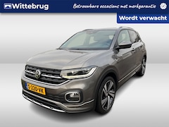 Volkswagen T-Cross - 1.0 TSI Style Business R / Parkeersensoren V en A / Navi / Cruise control / Haak