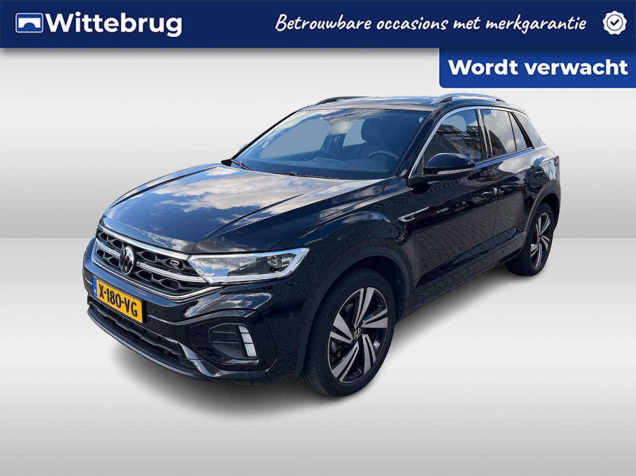 Volkswagen T-Roc - 1.5 TSI R-Line Business / Digitaal dashboard /  Pano / Camera / Parkeersensoren V+A / Navi - AutoWereld.nl