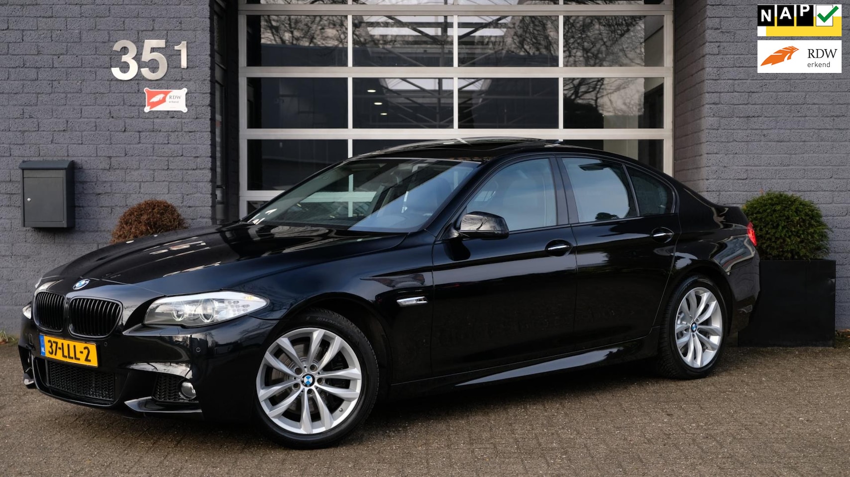 BMW 5-serie - 535i High Executive 306PK M-Sport Schuifdak - AutoWereld.nl