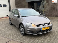 Volkswagen Golf - 1.4 TSI ACT Highline met navigatie en 17" velgen