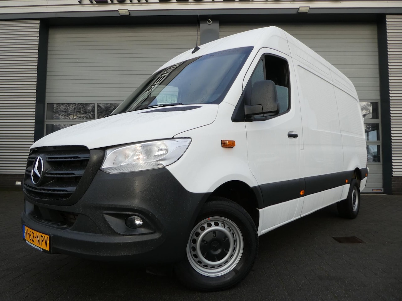 Mercedes-Benz Sprinter - 317 CDI L2H2 automaat airco M-BUX camera navigatie - AutoWereld.nl
