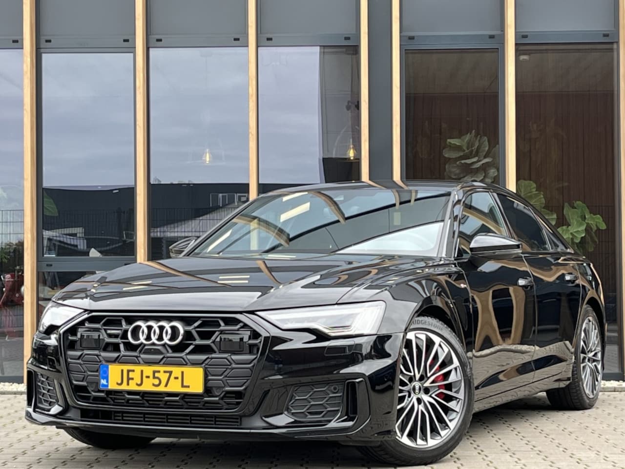 Audi A6 Limousine - 55 TFSI e quattro S edition Competition | 367PK | 360 Camera | - AutoWereld.nl
