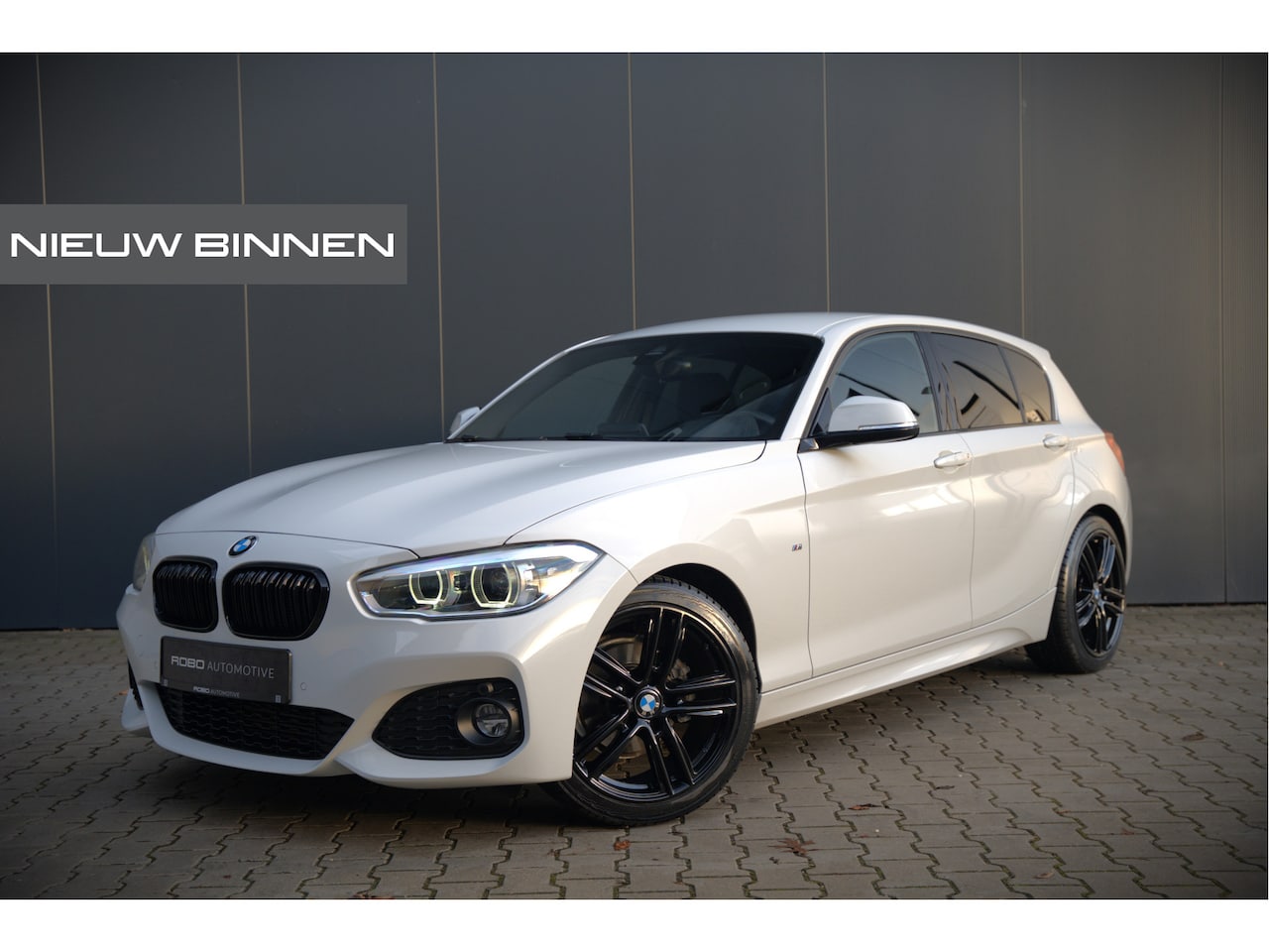 BMW 1-serie - 118i Corporate Lease Executive M Sport | Automaat | Stuurverwarming | Stoelverwarming | NA - AutoWereld.nl
