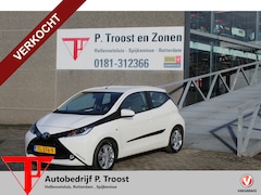 Toyota Aygo - 1.0 VVT-i x-play Automaat/Achteruitrijcamera/Airco/Licht metalen velgen/Bluetooth/Centrale