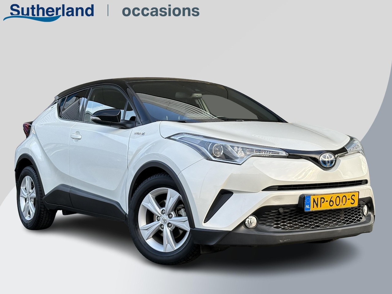 Toyota C-HR - 1.8 Hybrid Bi-Tone | Stoelverwarming | Camera | Navi | Zomer & Winter Set | Dealer Onderho - AutoWereld.nl