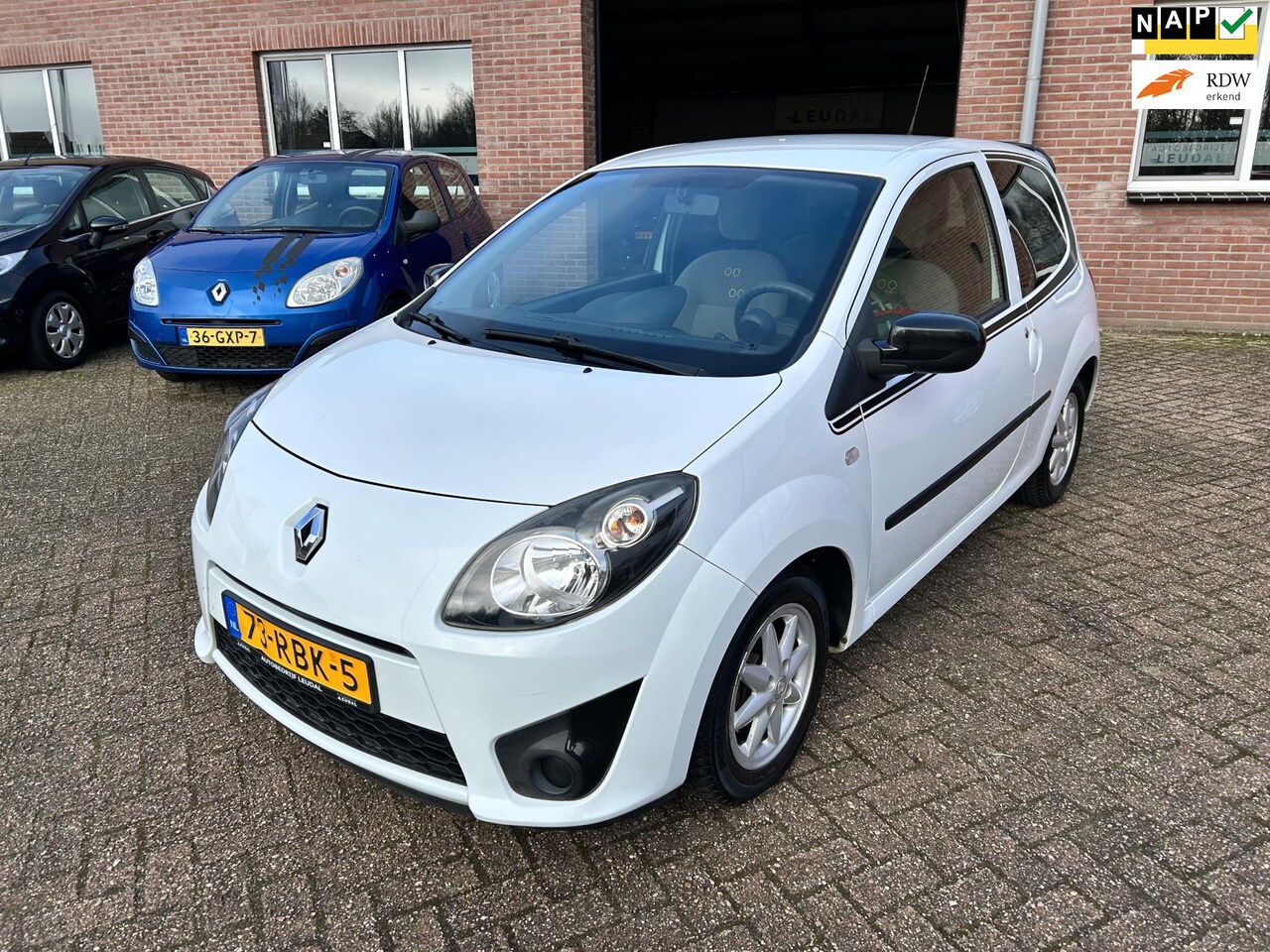 Renault Twingo - 1.2-16V Collection //APK 15-2-2027 //Airco - AutoWereld.nl