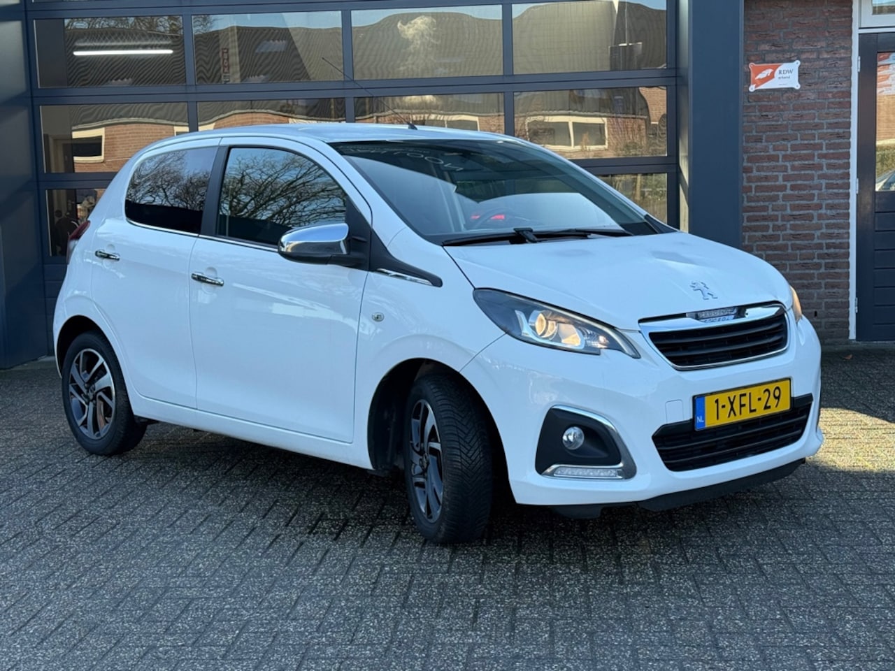Peugeot 108 - 1.0 e-VTi Première 1.0 e-VTi Première - AutoWereld.nl