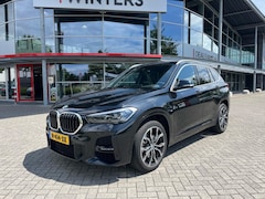 BMW X1 - sDrive20i High Executive Edition | Leder | Panoramadak | Head-Up Display | Stoelverwarming