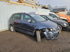 Volkswagen Golf Plus - 1.6 TDI Comfortline BlueMotion schade auto
