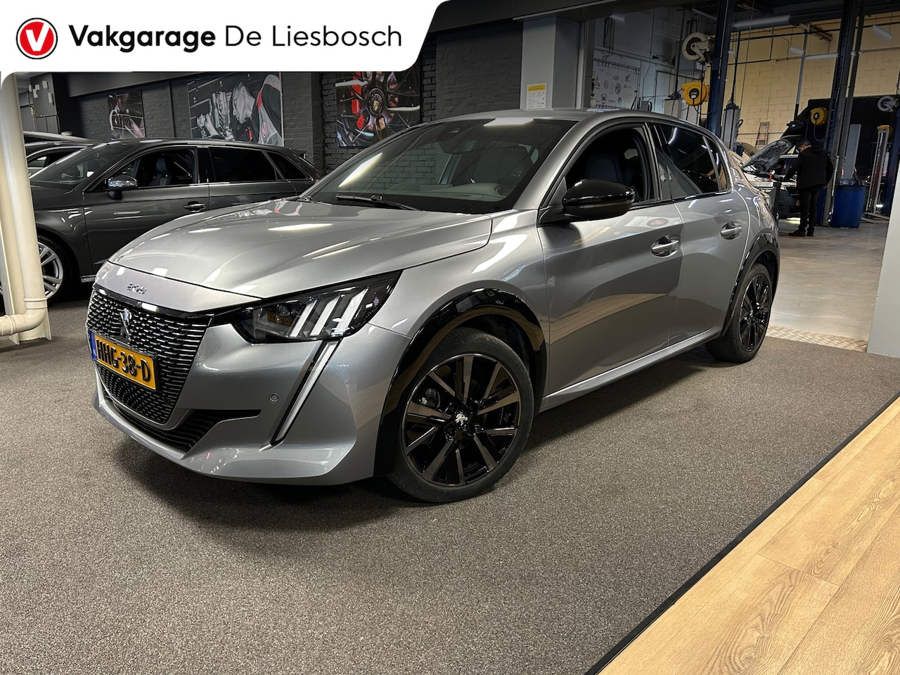 Peugeot 208 - 1.2 PureTech GT / Navigatie / DAB / Camera / pdc v+a / geen bijkomende kosten - AutoWereld.nl