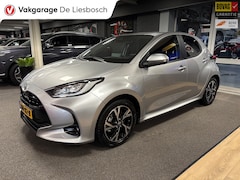 Toyota Yaris - 1.5 Hybrid 115 First Edition / stoel en stuur verwarming/ camera / carplay /