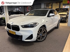 BMW X2 - XDrive25e High Executive M-sport / camera / stoelverwarming / Head-up / panorama-dak
