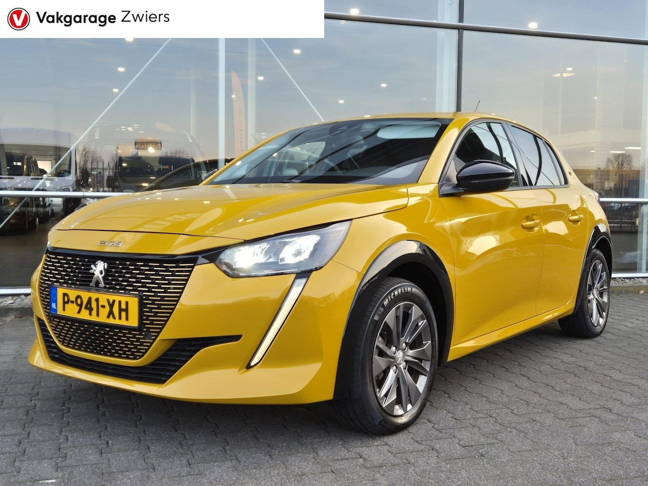 Peugeot e-208 - EV Allure Pack 50 kWh SOH 92.5% Virtual Cockpit Apple Carplay PDC - AutoWereld.nl