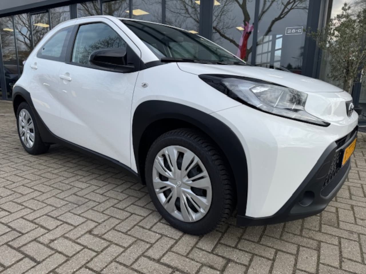 Toyota Aygo X - 1.0 VVT-i MT Play Airco | Camera achter | - AutoWereld.nl