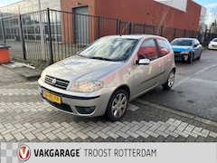 Fiat Punto - 1.4-16V Emotion | APK TOT 23/08/2026 | Schuif/Kantel dak | Climate control | Cruise contro